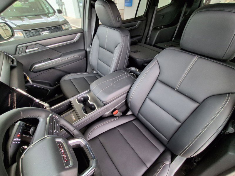 New 2025 GMC Acadia Elevation w/ Elevation Premium Package image 10