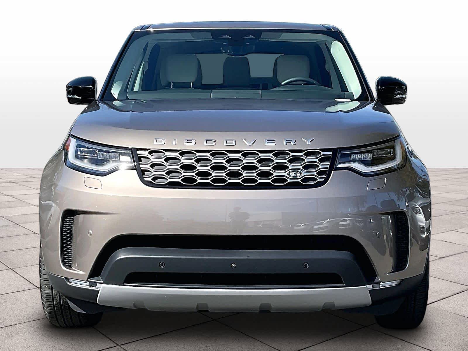 Used 2025 Land Rover Discovery S AWD/4WD image 3