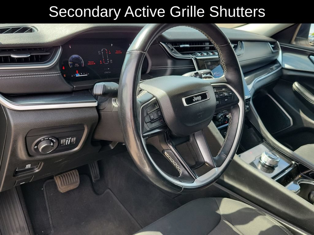 Used 2022 Jeep Grand Cherokee Laredo w/ Luxury Tech Group I AWD/4WD image 11