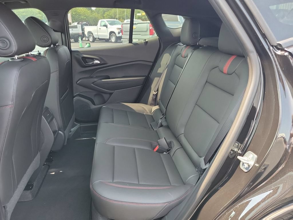 New 2026 Chevrolet Trax RS w/ Sunroof Package FWD image 25