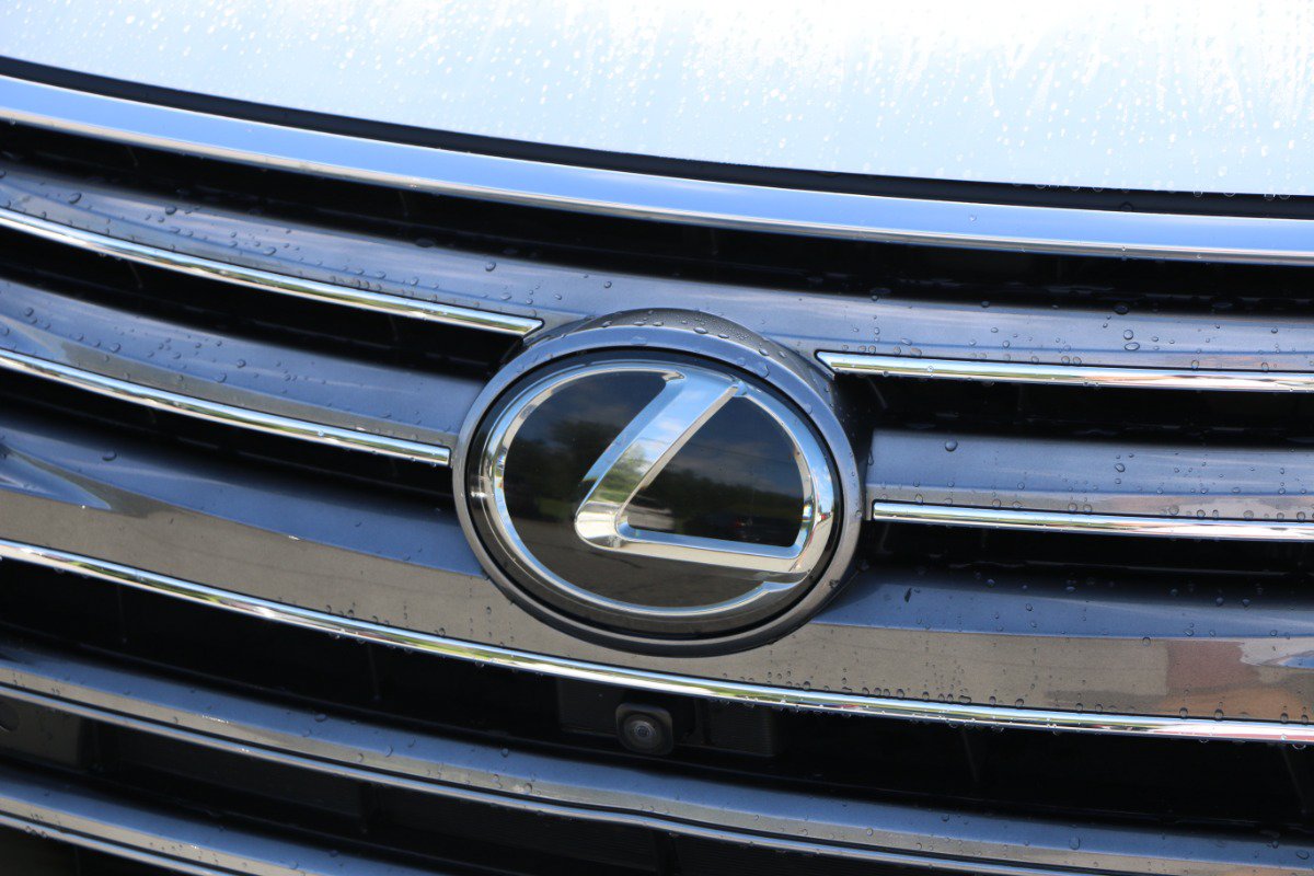 Used 2021 Lexus LX 570 4WD w/ Luxury Package image 12