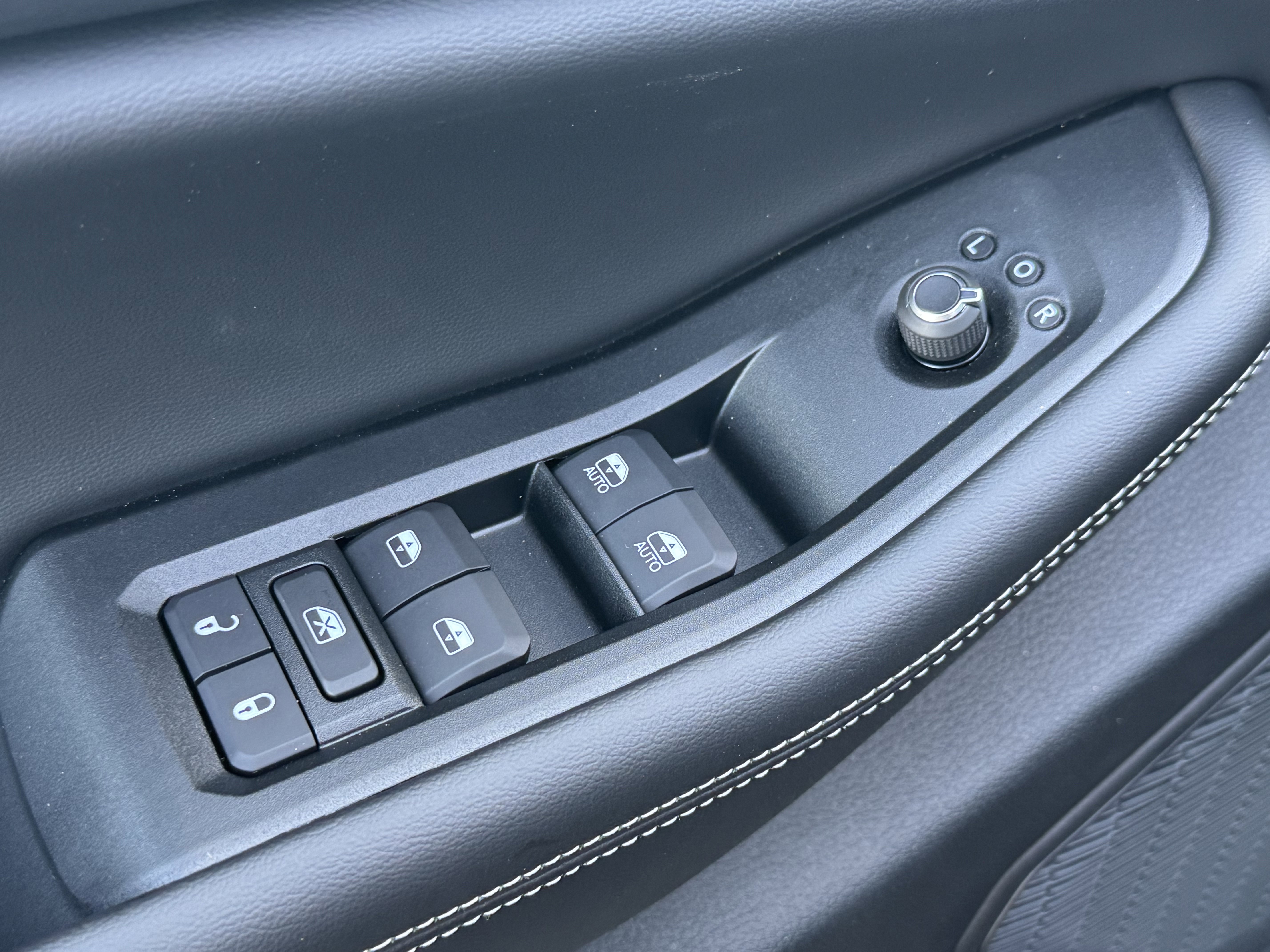 New 2025 Jeep Grand Cherokee L Altitude image 11