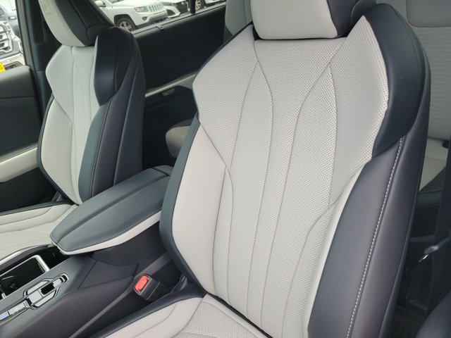 Used 2026 Lexus TX 500h AWD w/ Technology Package image 7