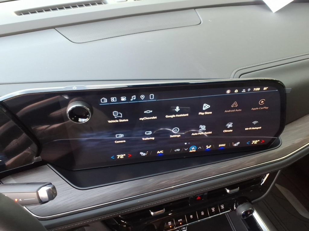 New 2026 Chevrolet Suburban LT w/ Comfort Package AWD/4WD image 18