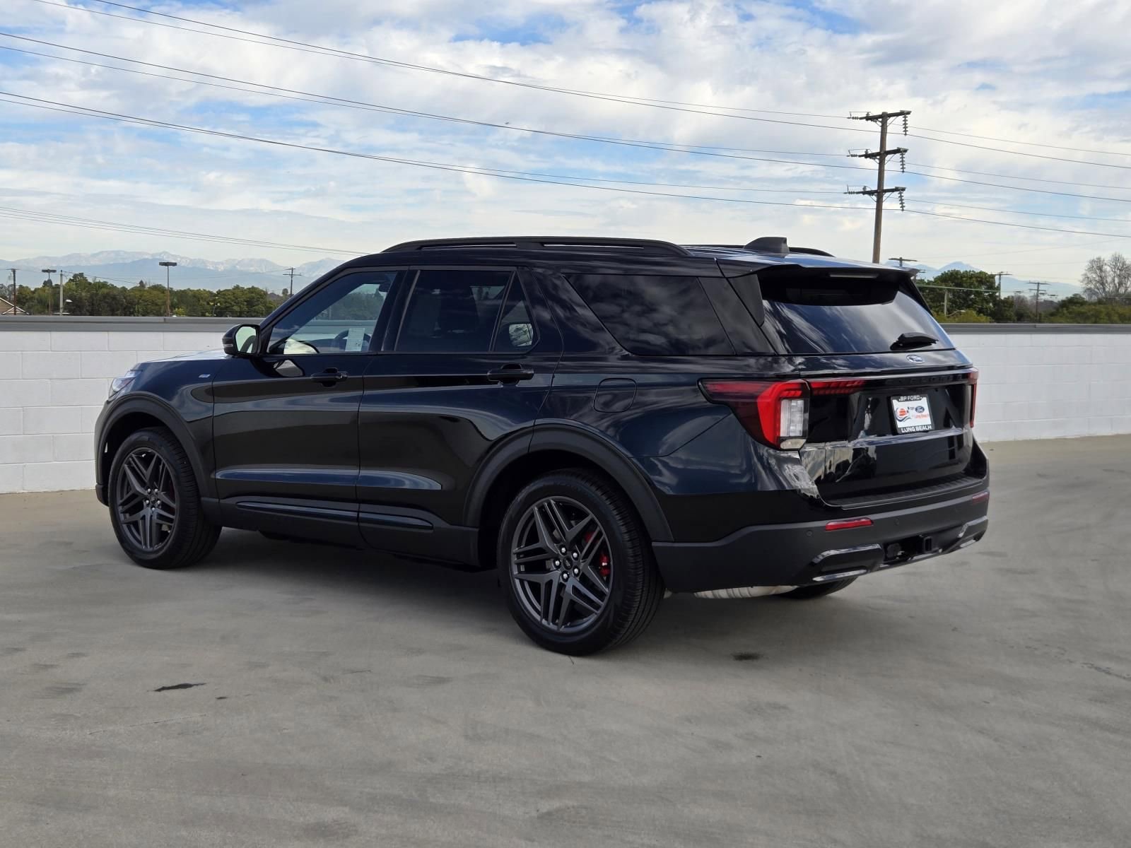New 2026 Ford Explorer ST-Line w/ ST-Line Street Pack image 6