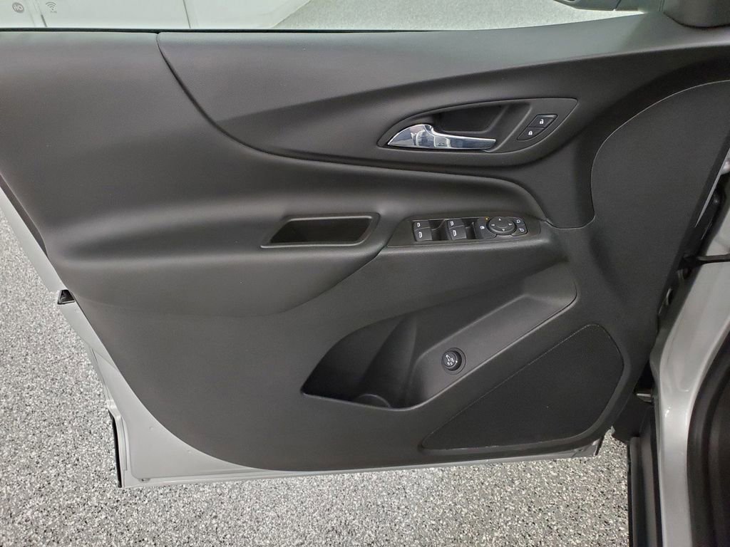 Used 2021 Chevrolet Equinox LT FWD image 13