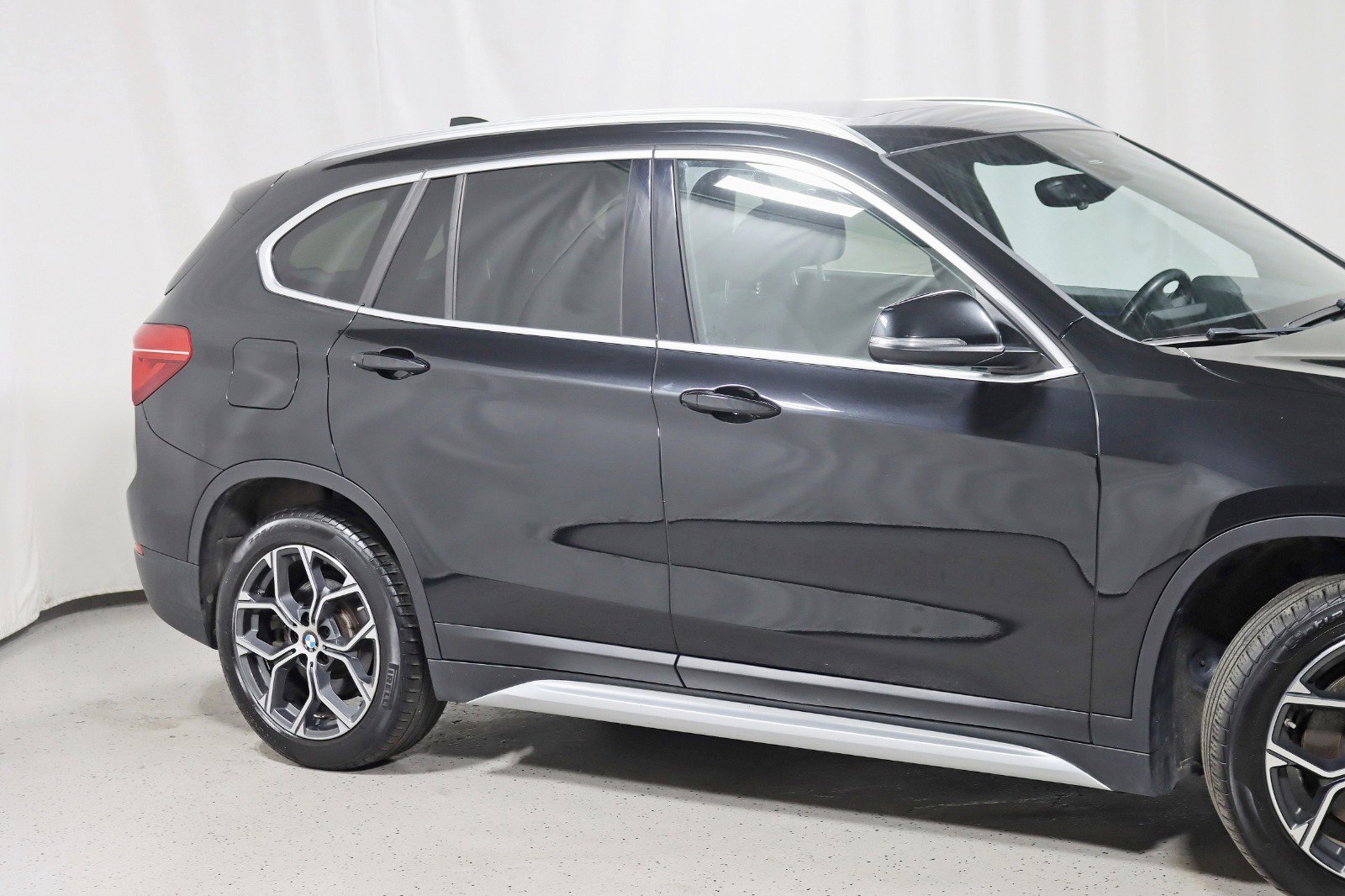 Used 2020 BMW X1 xDrive28i w/ Convenience Package image 3