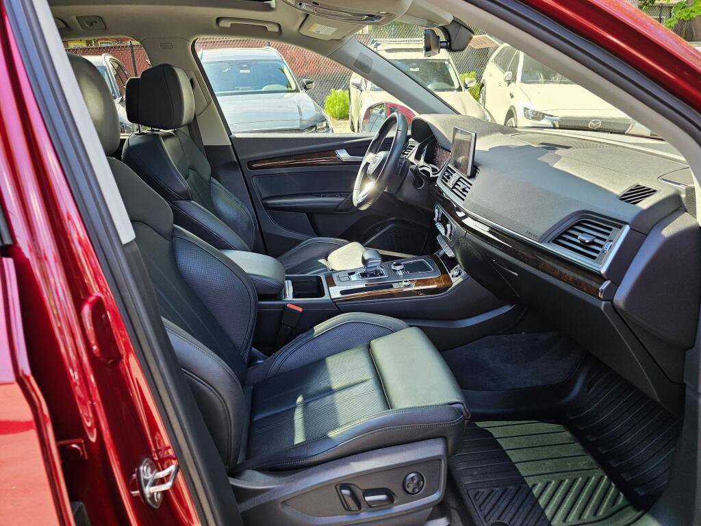 Used 2019 Audi Q5 2.0T Premium Plus w/ Premium Plus Package AWD/4WD image 12