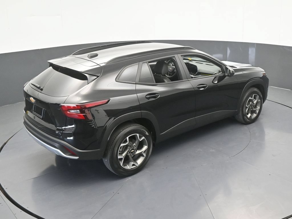 Used 2025 Chevrolet Trax LT FWD image 48