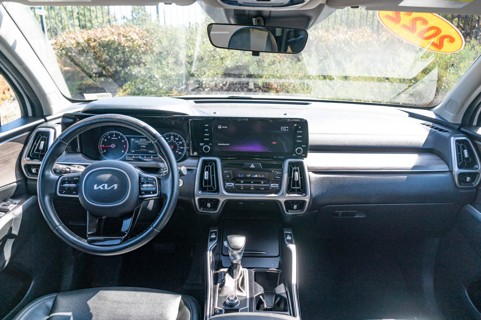 Used 2022 Kia Sorento EX w/ Panoramic Sunroof Package FWD image 18
