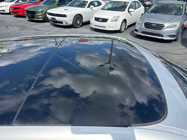 Used 2014 Hyundai Veloster w/ Style Package 02 FWD image 10