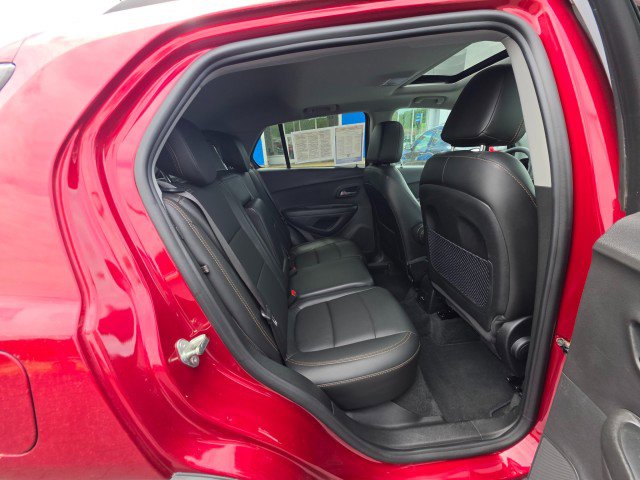 Used 2020 Chevrolet Trax Premier AWD/4WD image 17