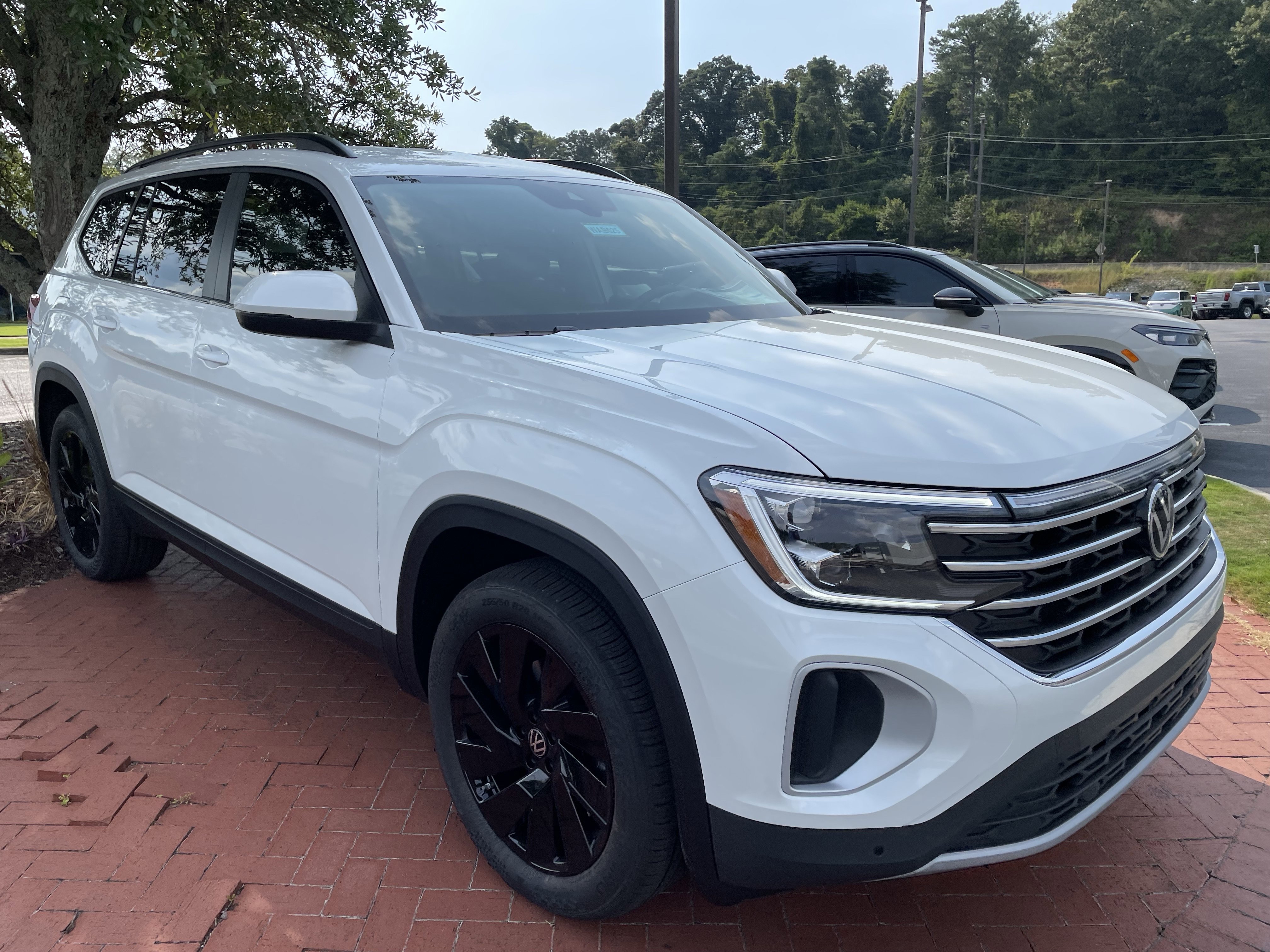 New 2026 Volkswagen Atlas SE image 3