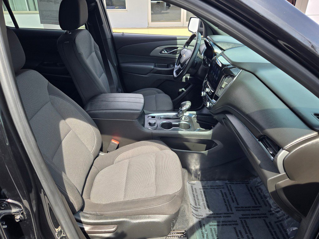 Used 2023 Chevrolet Traverse LT image 7