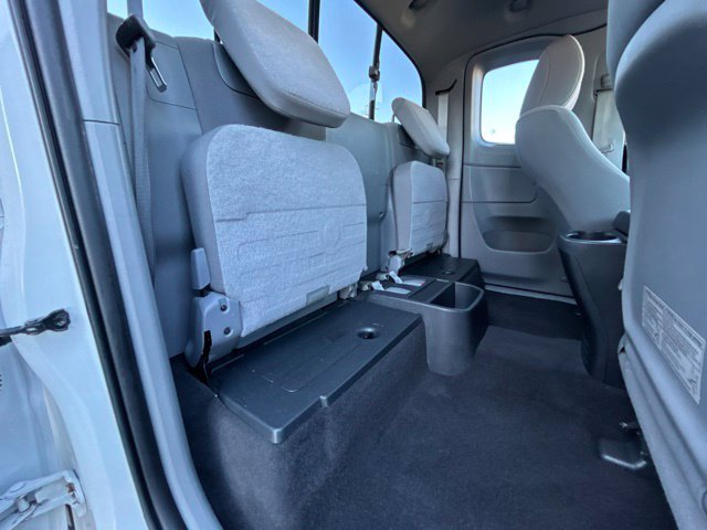 Used 2013 Toyota Tacoma 4x4 Access Cab V6 w/ SR5 Pkg image 30