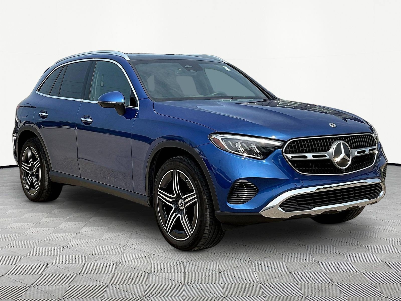 Certified 2026 Mercedes-Benz GLC 300 4MATIC image 3
