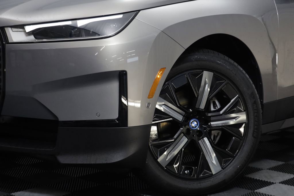 Certified 2024 BMW iX xDrive50 w/ Premium Package AWD/4WD image 3