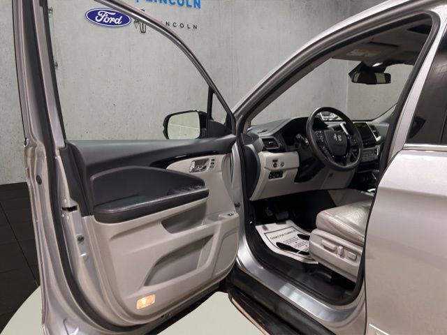 Used 2017 Honda Ridgeline RTL-E image 11