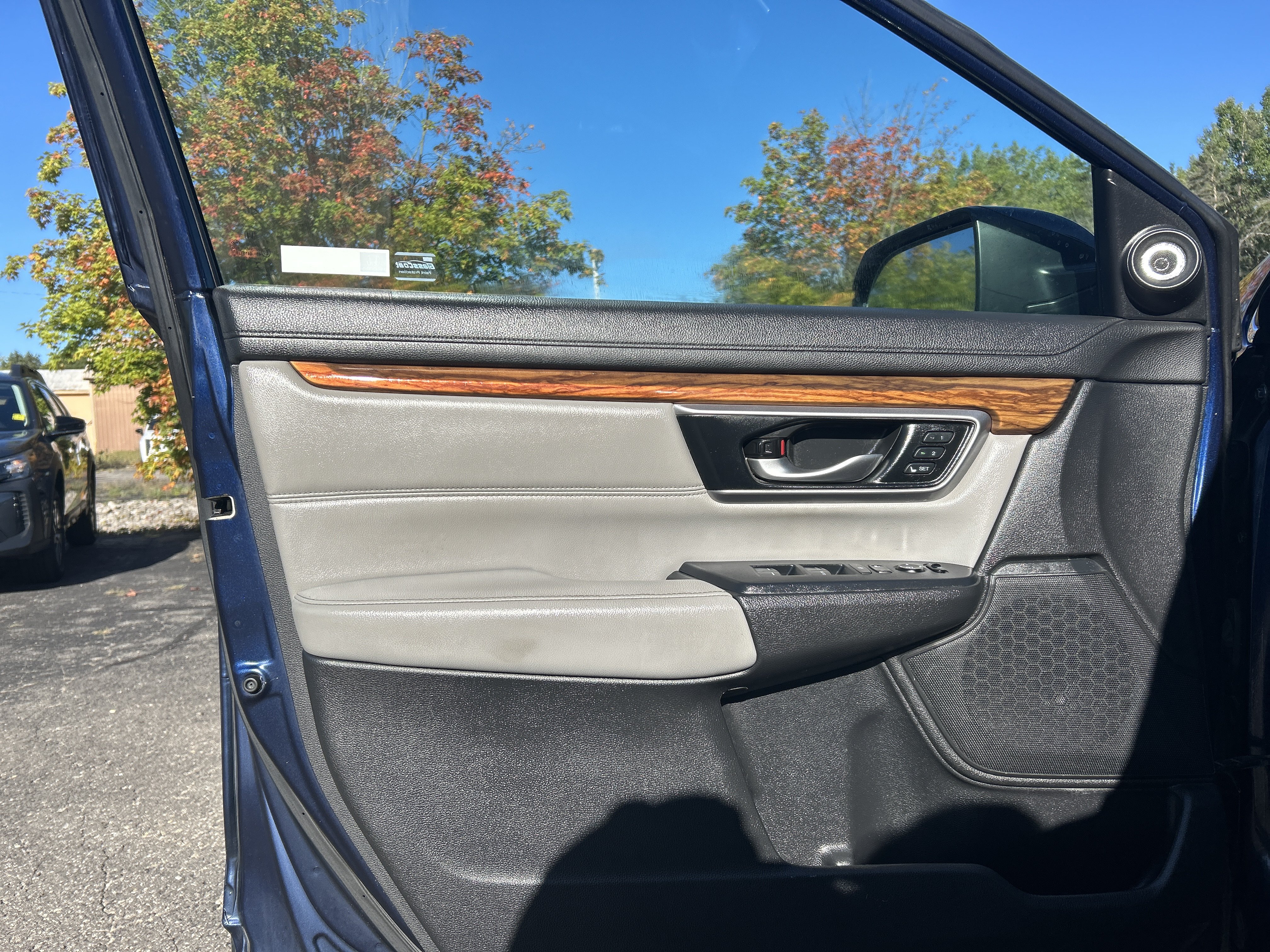 Used 2019 Honda CR-V Touring image 9