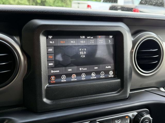 Used 2023 Jeep Wrangler Unlimited AWD/4WD image 15