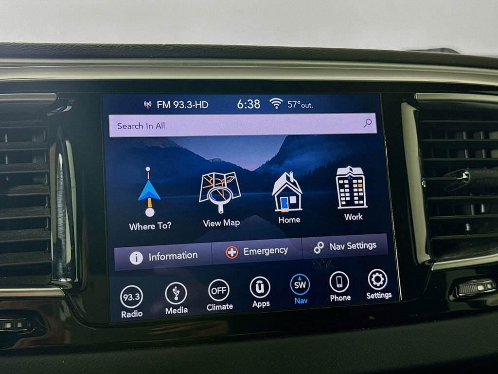 Used 2019 Chrysler Pacifica Touring Plus w/ Advanced Safetytec Group image 17