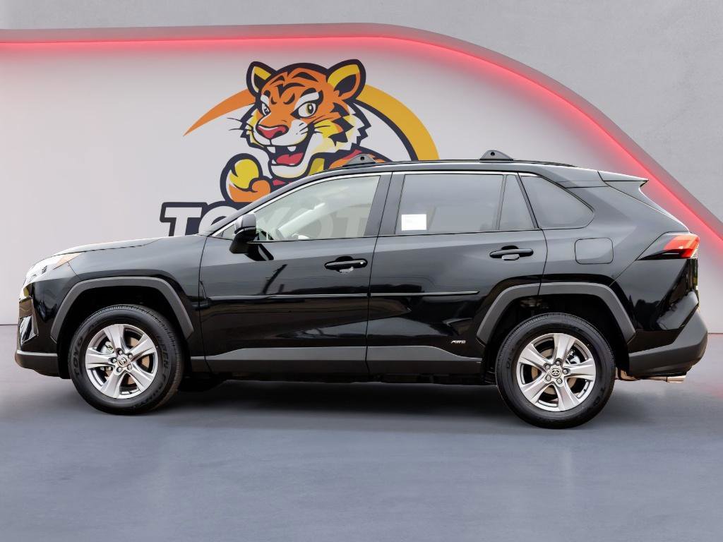 New 2025 Toyota RAV4 LE image 8