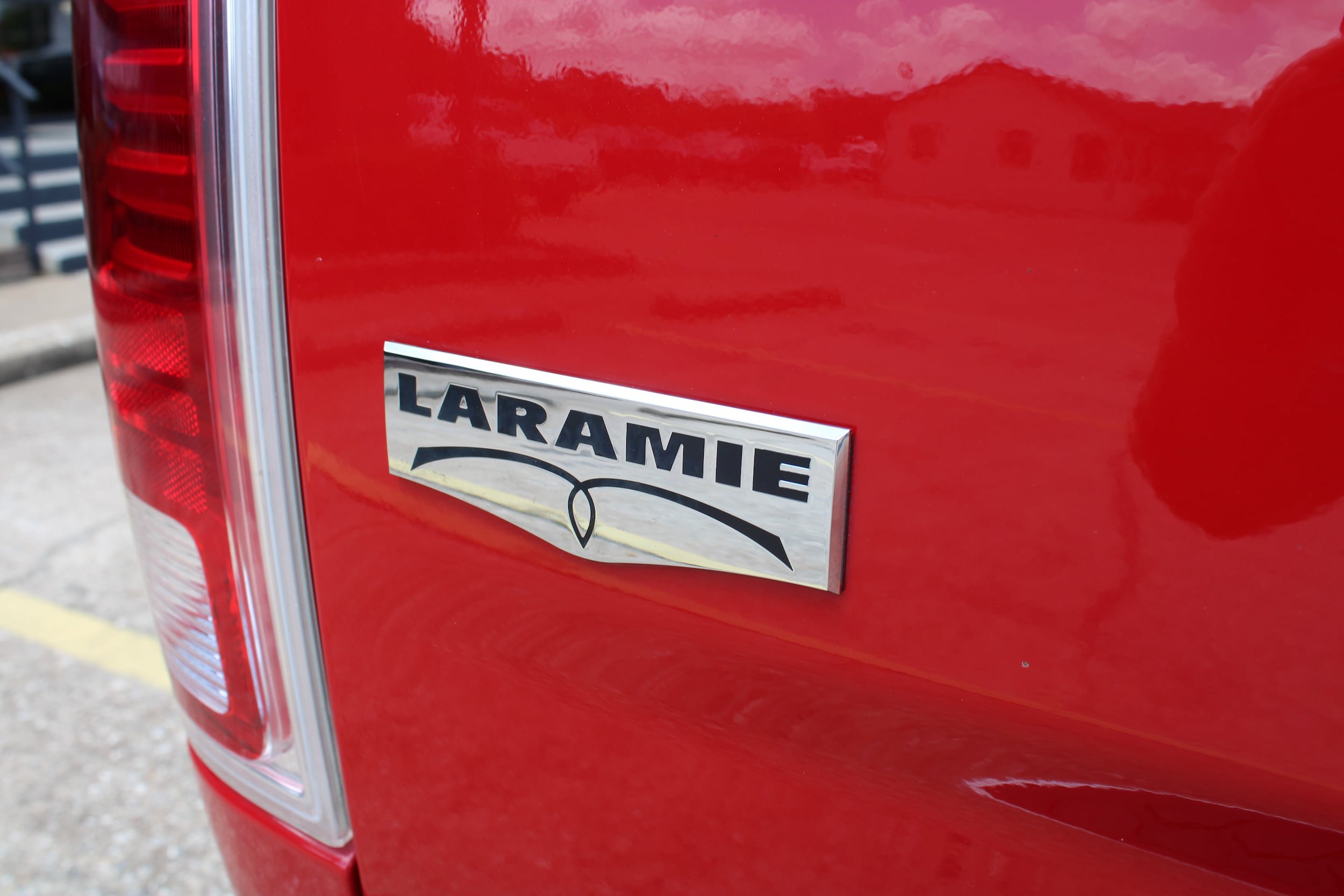 Used 2014 RAM 3500 Laramie w/ Convenience Group RWD image 17