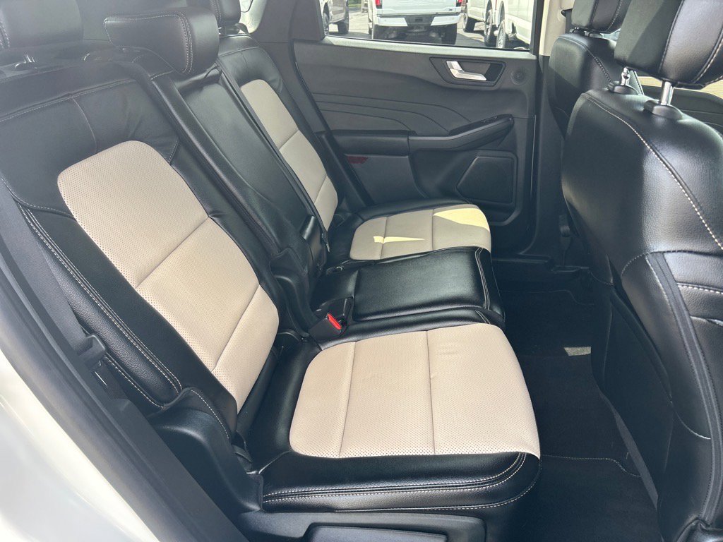 Used 2022 Ford Escape Titanium w/ Titanium Elite Package image 21