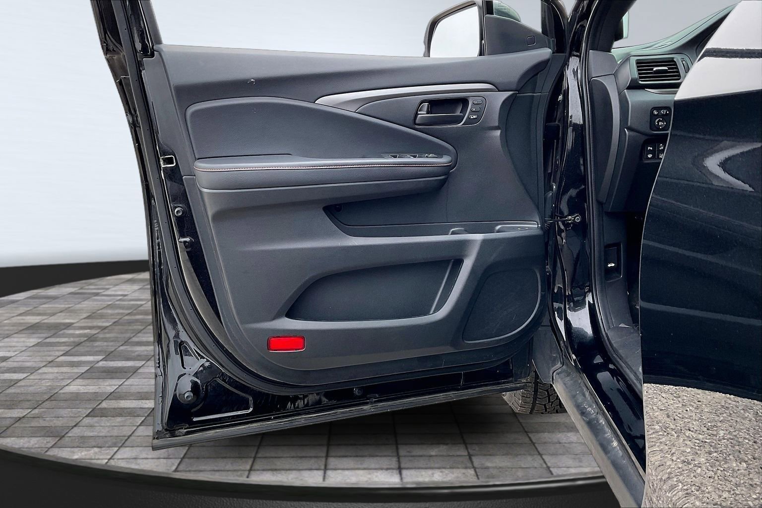 Used 2022 Honda Passport TrailSport image 17