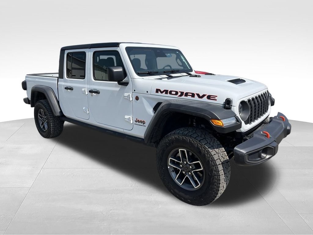 Used 2026 Jeep Gladiator Mojave AWD/4WD image 3