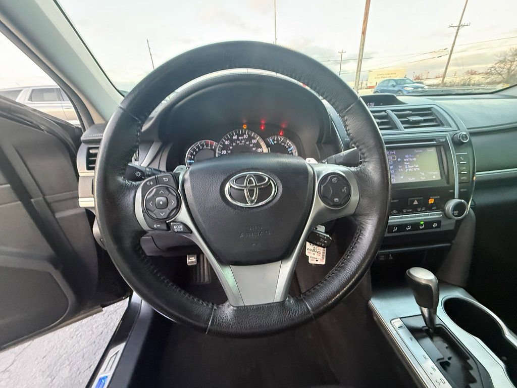 Used 2012 Toyota Camry SE image 14
