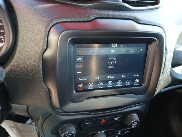 Used 2018 Jeep Renegade Altitude AWD/4WD image 18