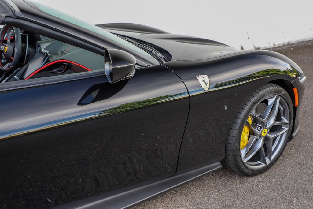 Certified 2025 Ferrari Roma Spider RWD image 39