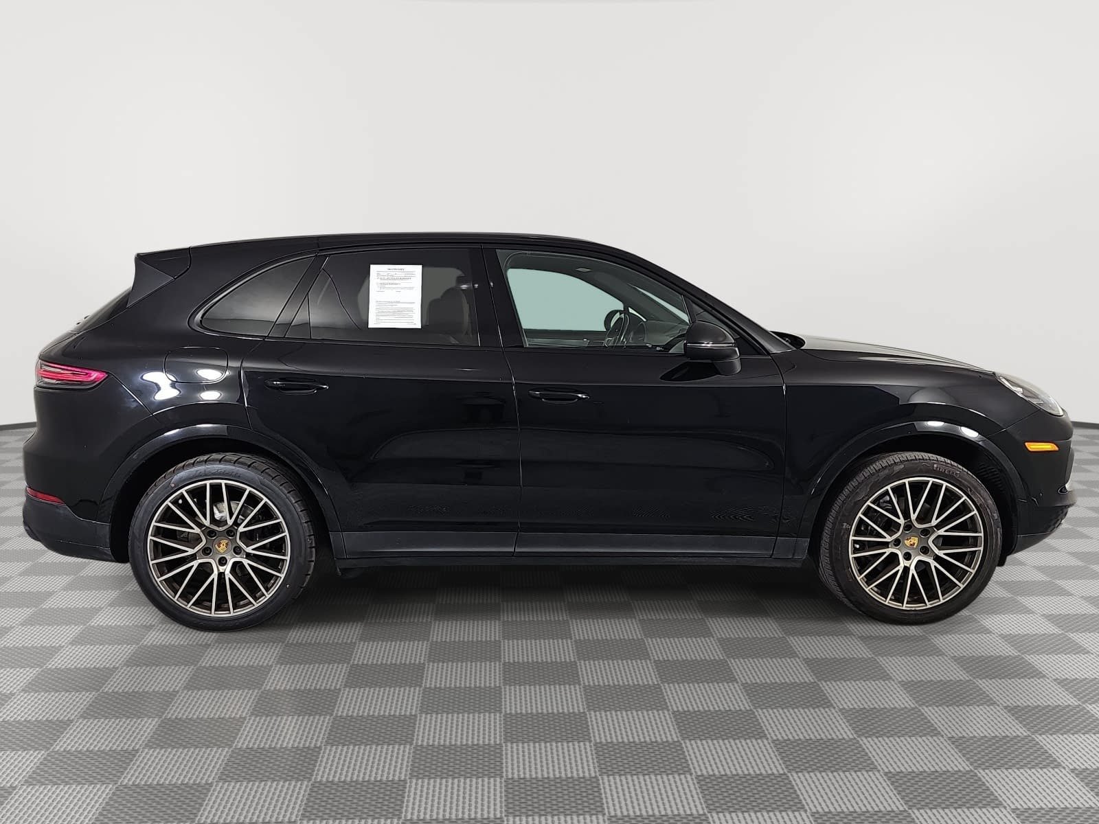 Used 2023 Porsche Cayenne Platinum Edition AWD/4WD image 9