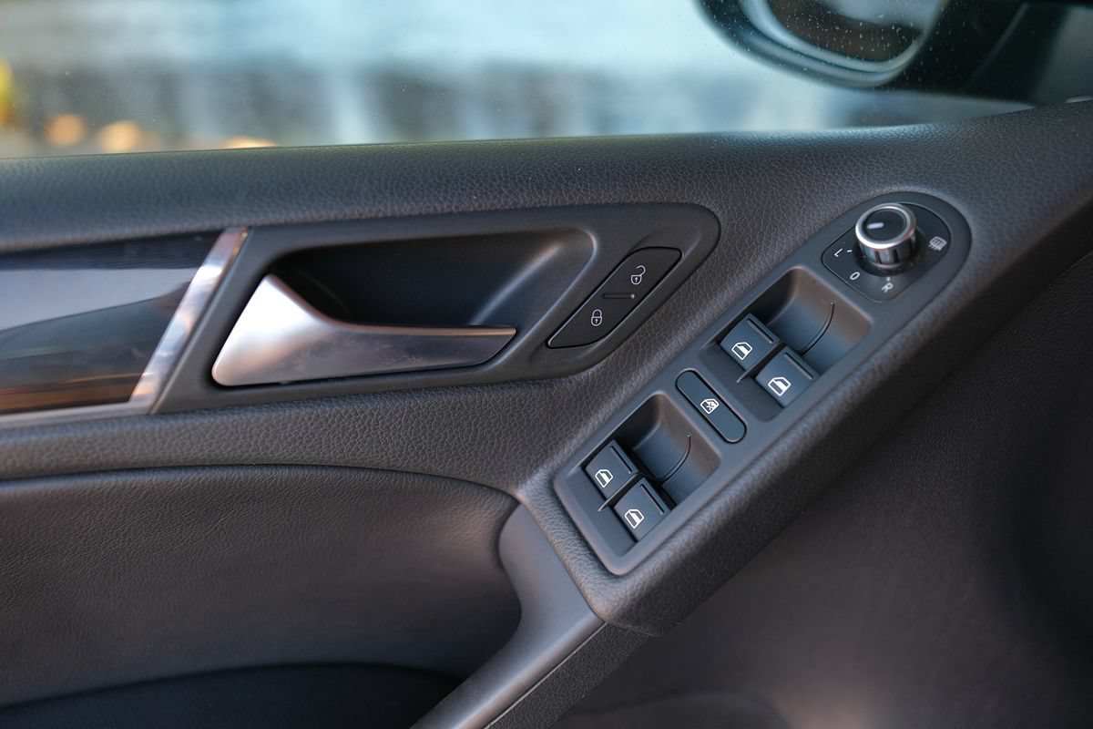 Used 2011 Volkswagen GTI 4-Door FWD image 12