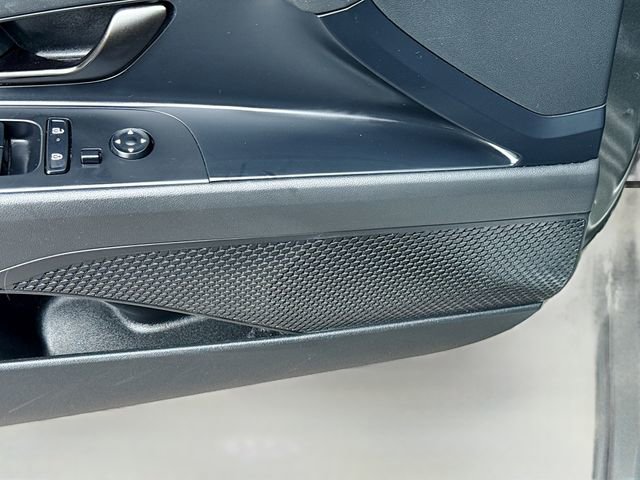 Certified 2025 Hyundai Elantra Sport FWD image 18