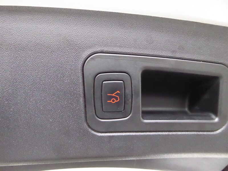 Used 2018 Tesla Model S 100D AWD/4WD image 32