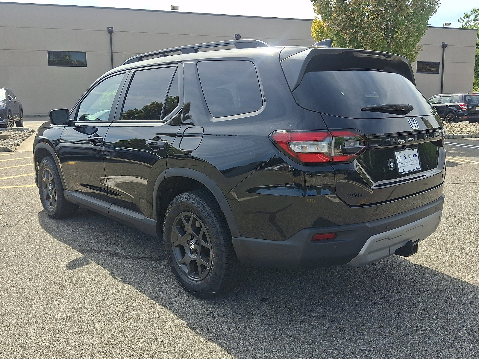 Used 2024 Honda Pilot TrailSport image 4