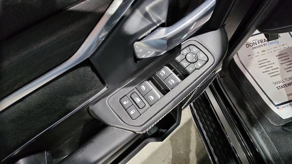 New 2026 RAM 2500 Laramie w/ Night Edition AWD/4WD image 17