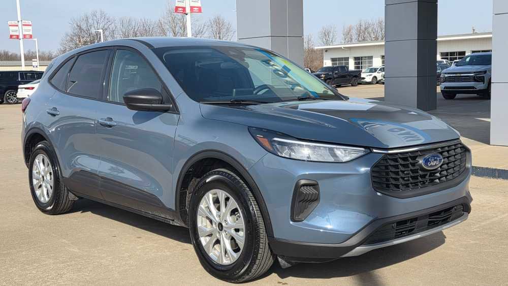 Used 2025 Ford Escape Active image 2