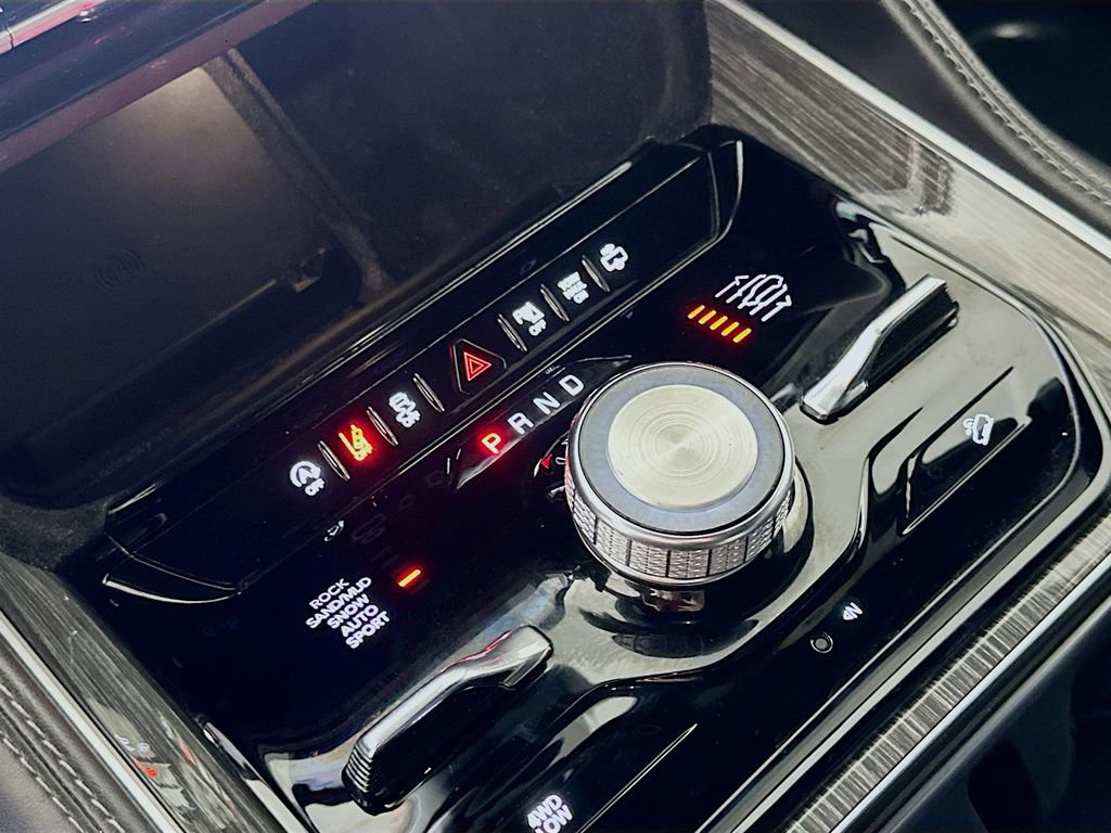 Used 2022 Jeep Wagoneer Series III w/ Premium Group I image 36