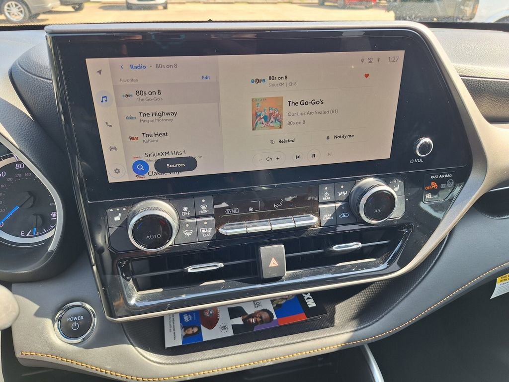 Used 2023 Toyota Highlander Bronze Edition image 14