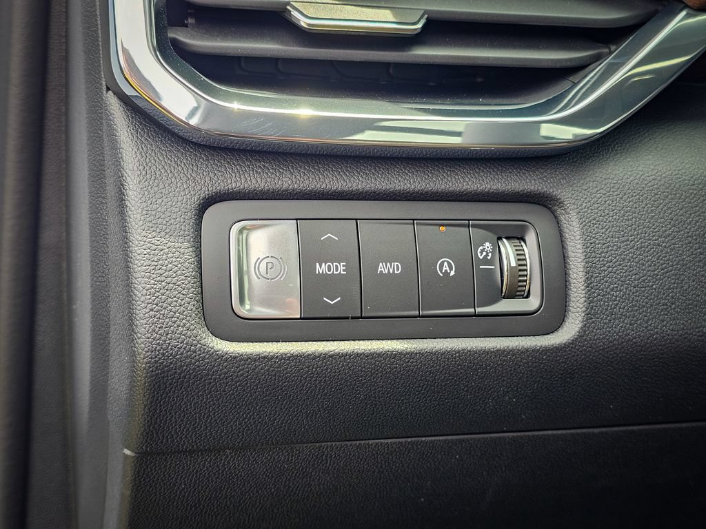 New 2026 GMC Acadia Denali Ultimate w/ LPO, Floor Liner Package AWD/4WD image 15