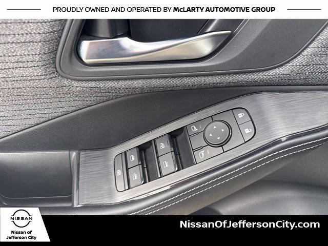 Used 2023 Nissan Rogue SV AWD/4WD image 12