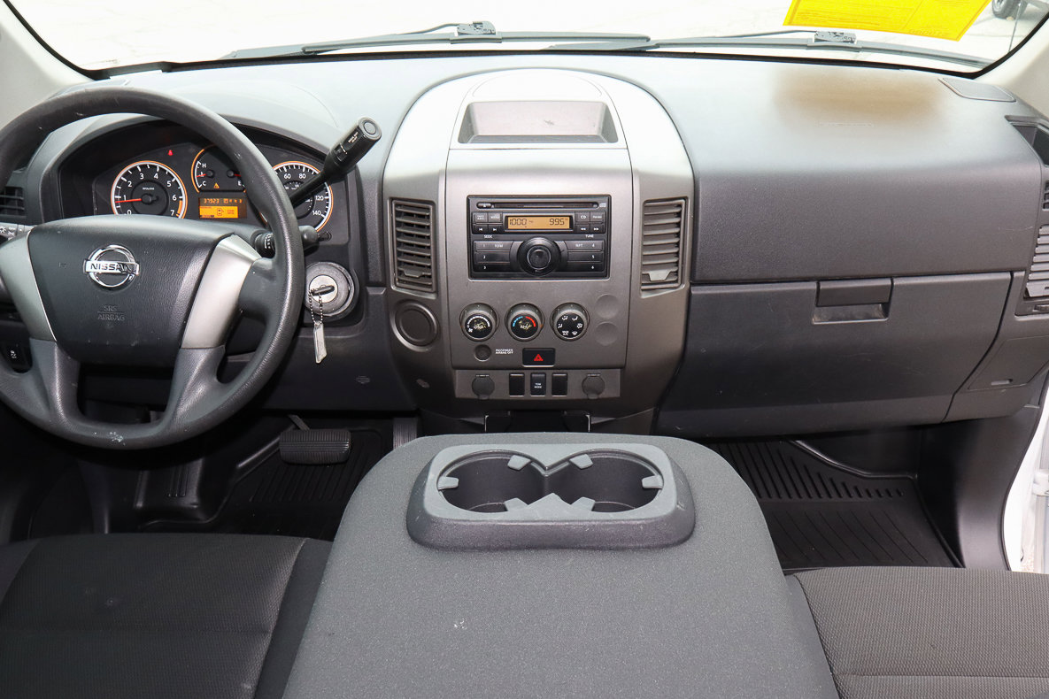 Used 2015 Nissan Titan S image 10