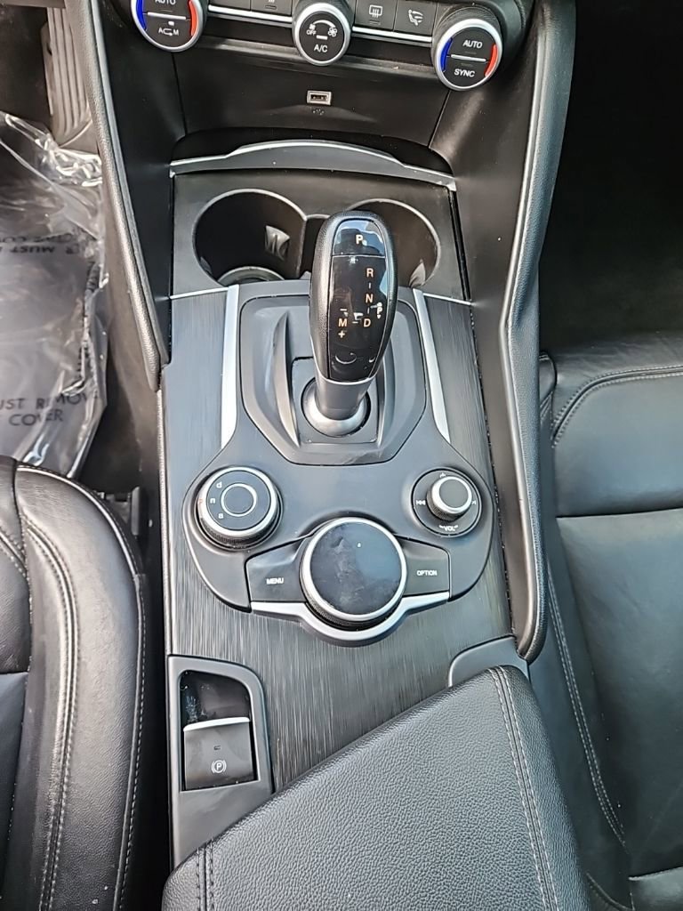 Used 2018 Alfa Romeo Giulia image 17