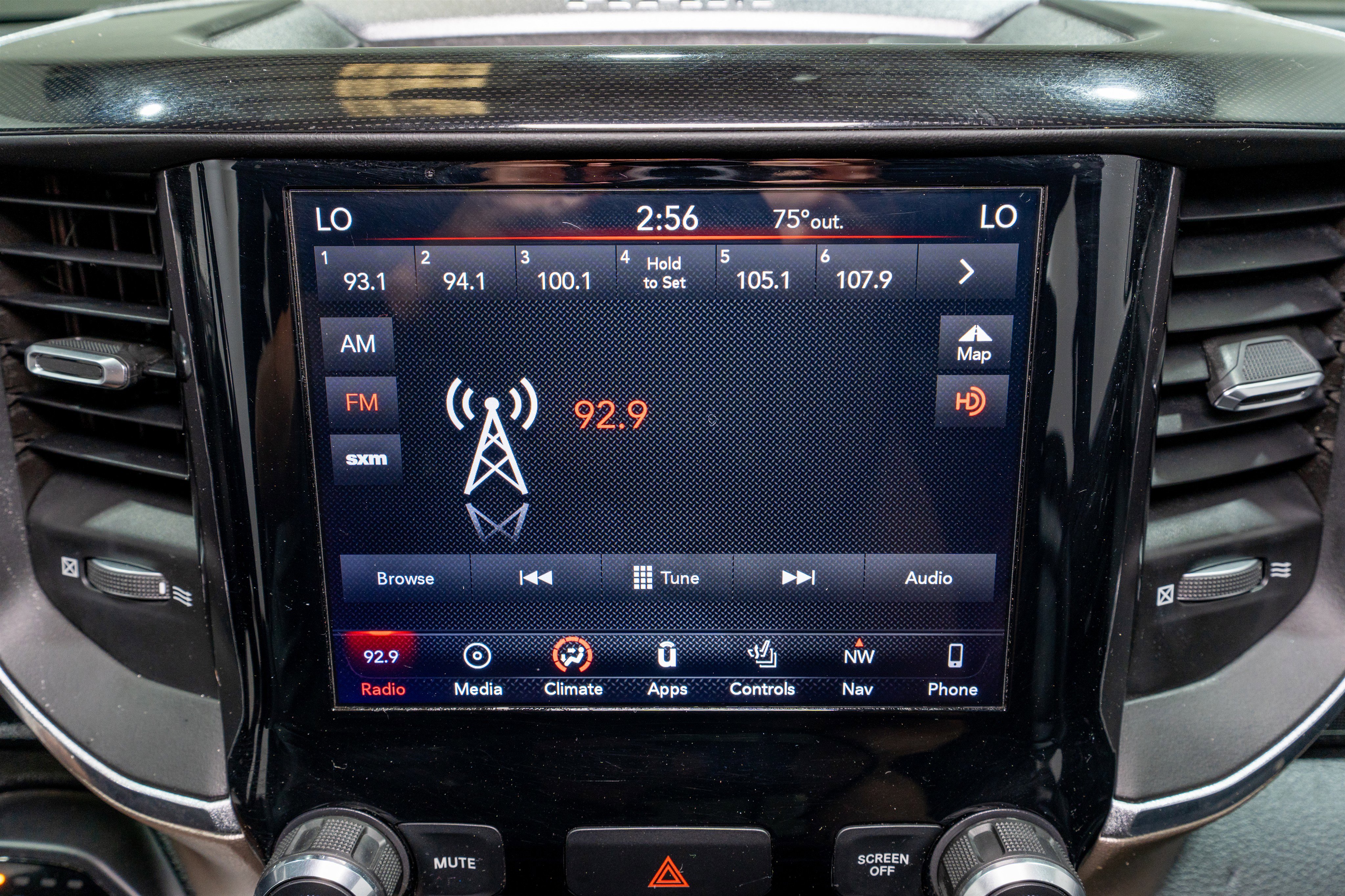Used 2019 RAM 1500 Laramie AWD/4WD image 20