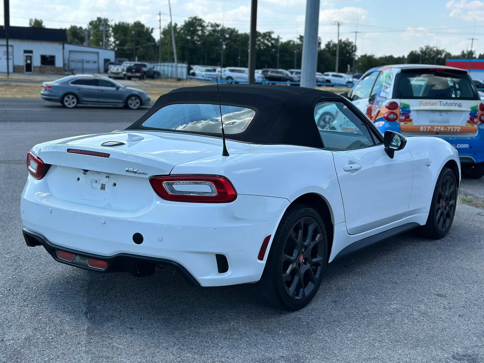 Used 2018 FIAT 124 Spider Abarth w/ Convenience Group RWD image 11