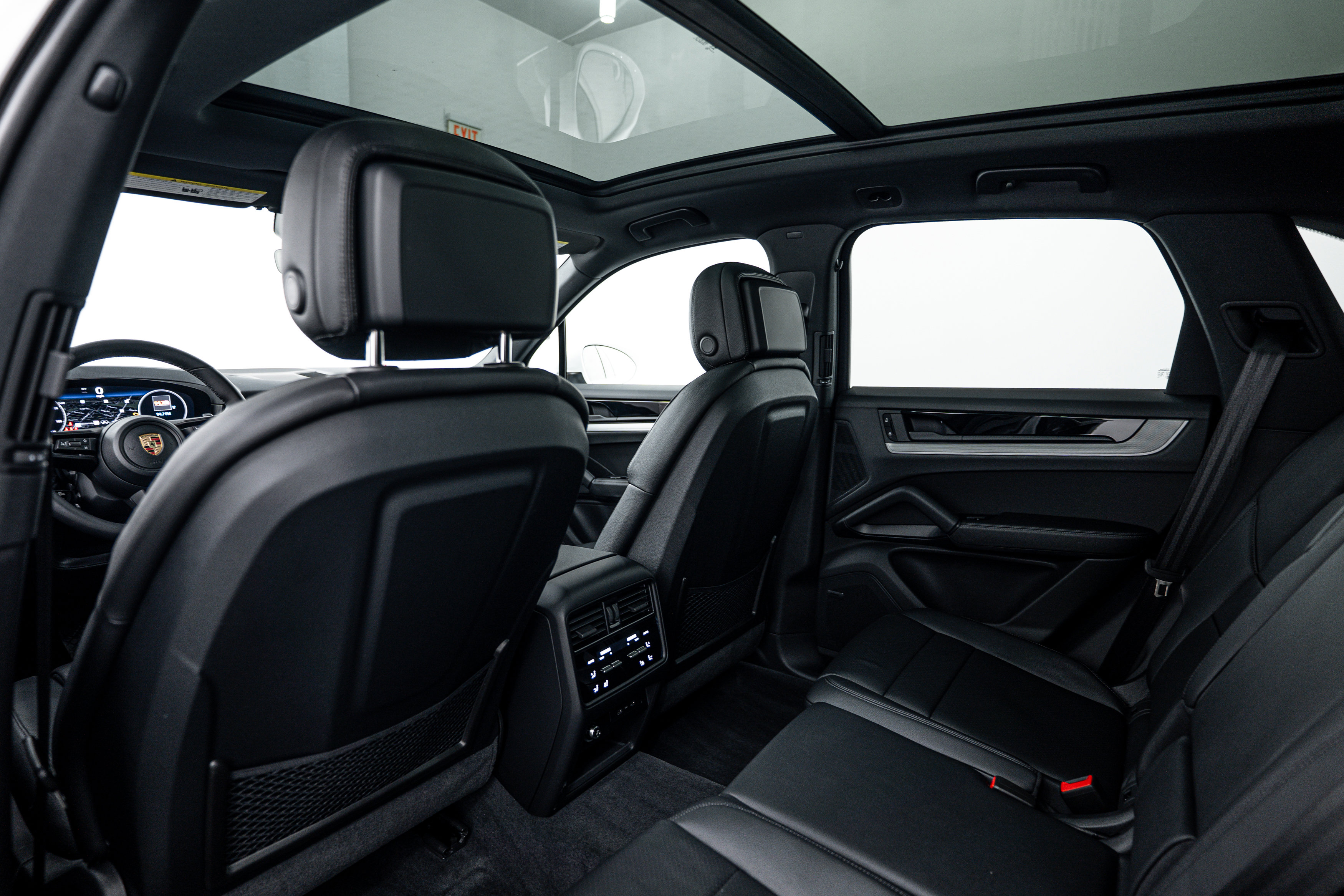 Certified 2026 Porsche Cayenne image 23