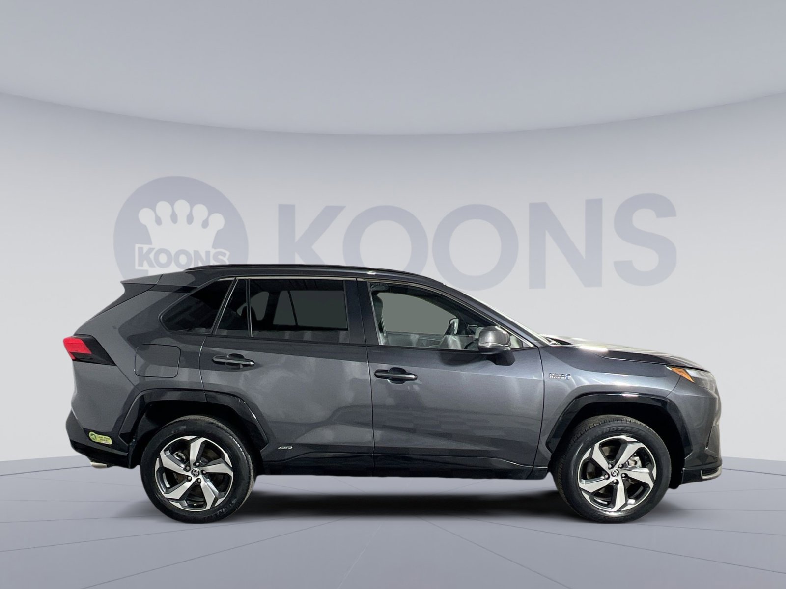 Used 2023 Toyota RAV4 SE w/ Weather & Moonroof Package image 8